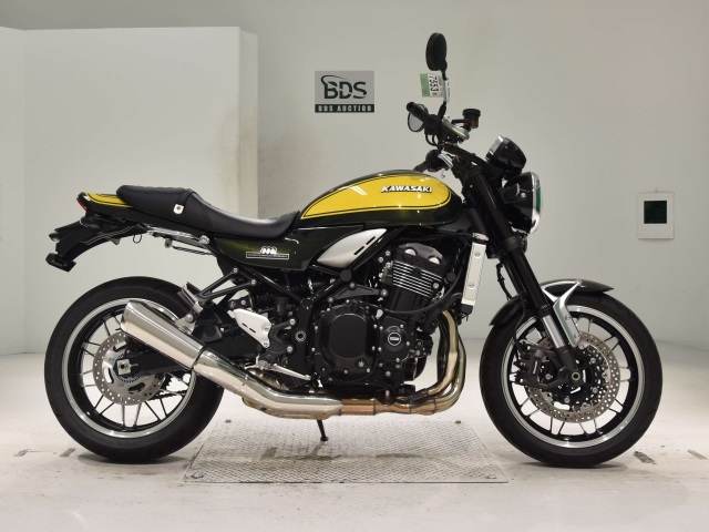 Kawasaki Z900RS 2024