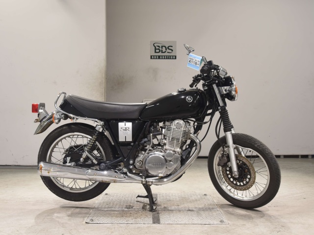Yamaha SR400 2019