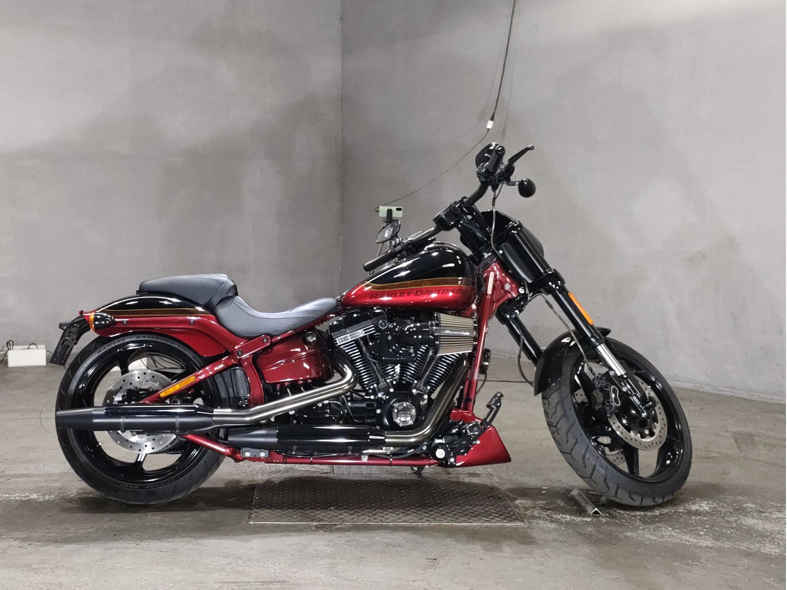 HD BREAKOUT FXSB1800 2017