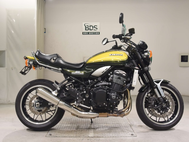 Kawasaki Z900RS 2025