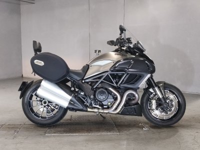 Ducati DIAVEL STRADA