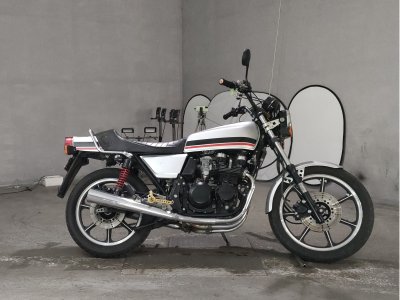 Kawasaki Z550GP 2025