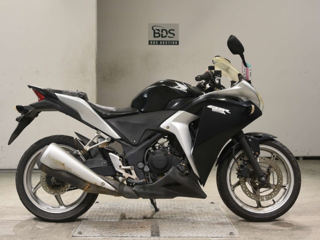 Honda CBR250R 2011