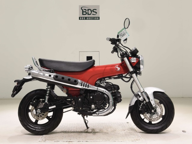Honda DAX125 2022