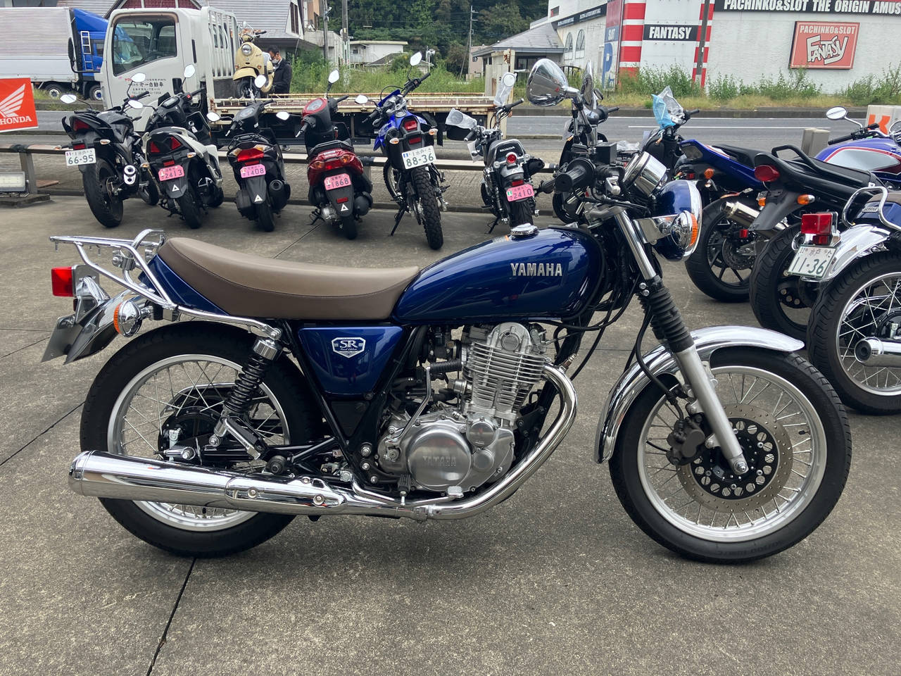 Yamaha SR400 2021