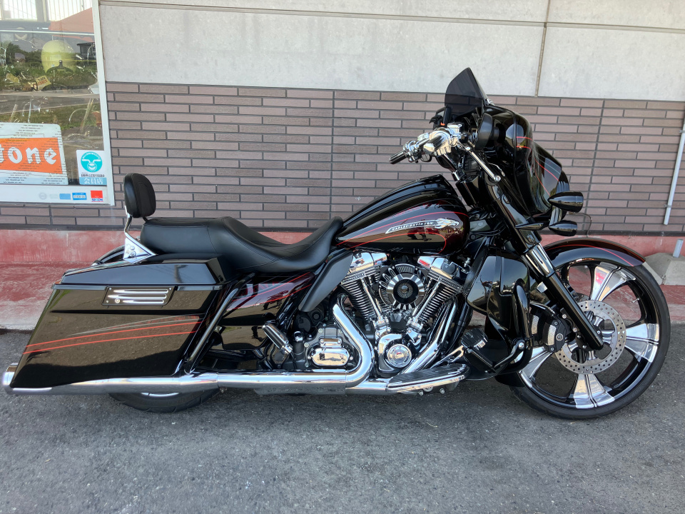 HD STREET GLIDE FLHXSE1800 2011