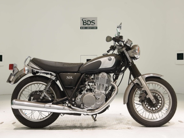 Yamaha SR400 2022