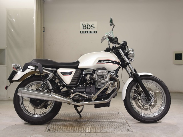 Moto Guzzi V7 CAFE CLASSIC 2013