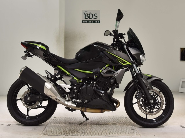 Kawasaki Z400 2023