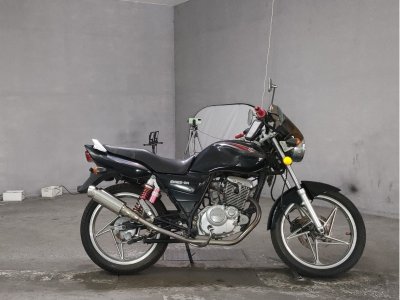 Suzuki EN125 2011