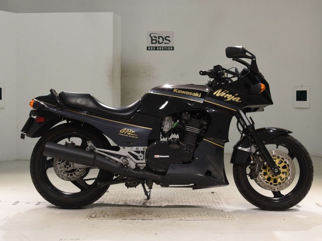 Kawasaki GPZ900R 2002