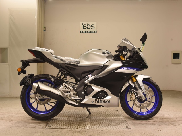 Yamaha YZF-R15 2023