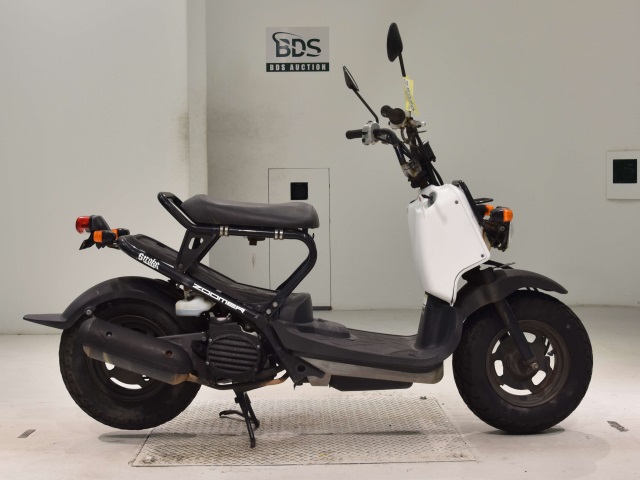 Honda ZOOMER 2012