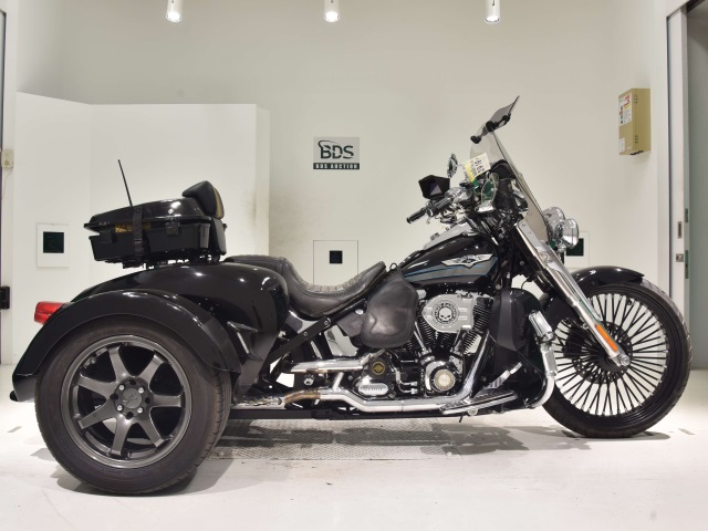 HD FLSTF1580 TRIKE 2008