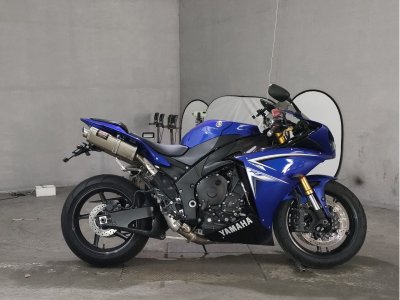Yamaha YZF-R1