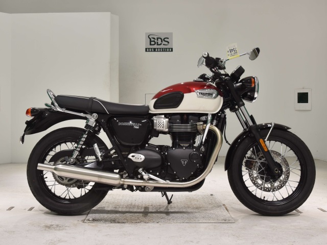 Triumph BONNEVILLE T100 2021