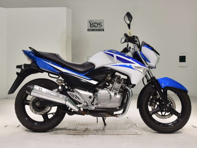 Suzuki GSR250