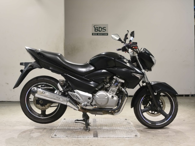 Suzuki GSR250