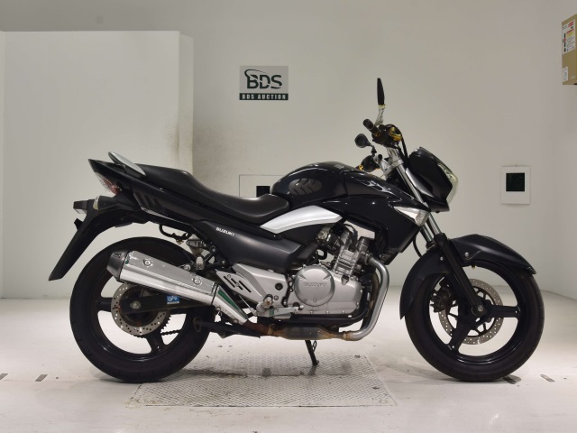 Suzuki GSR250
