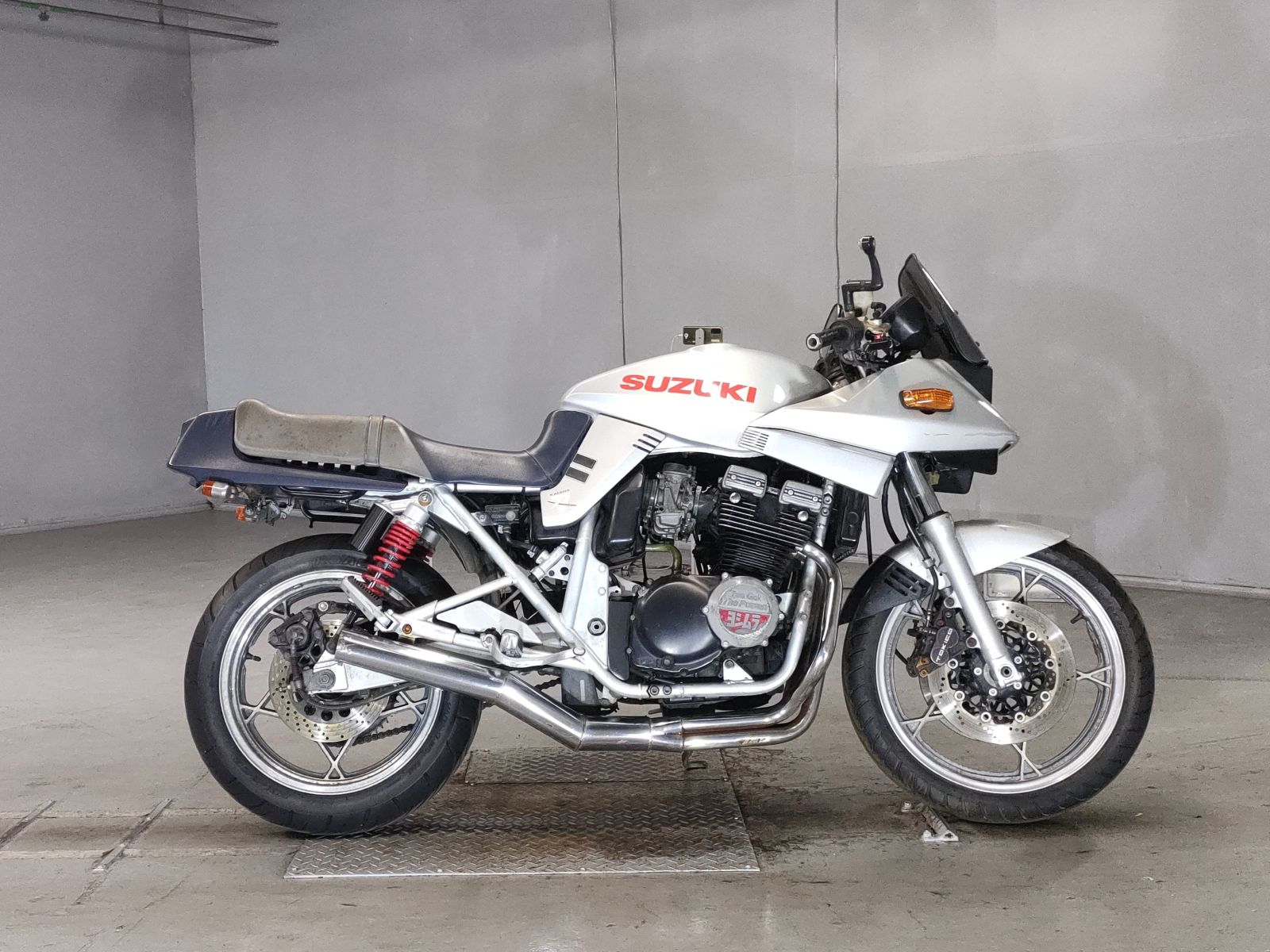 Suzuki GSX400S KATANA 1992