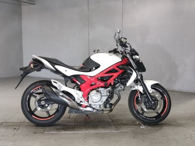 Suzuki GLADIUS SFV650