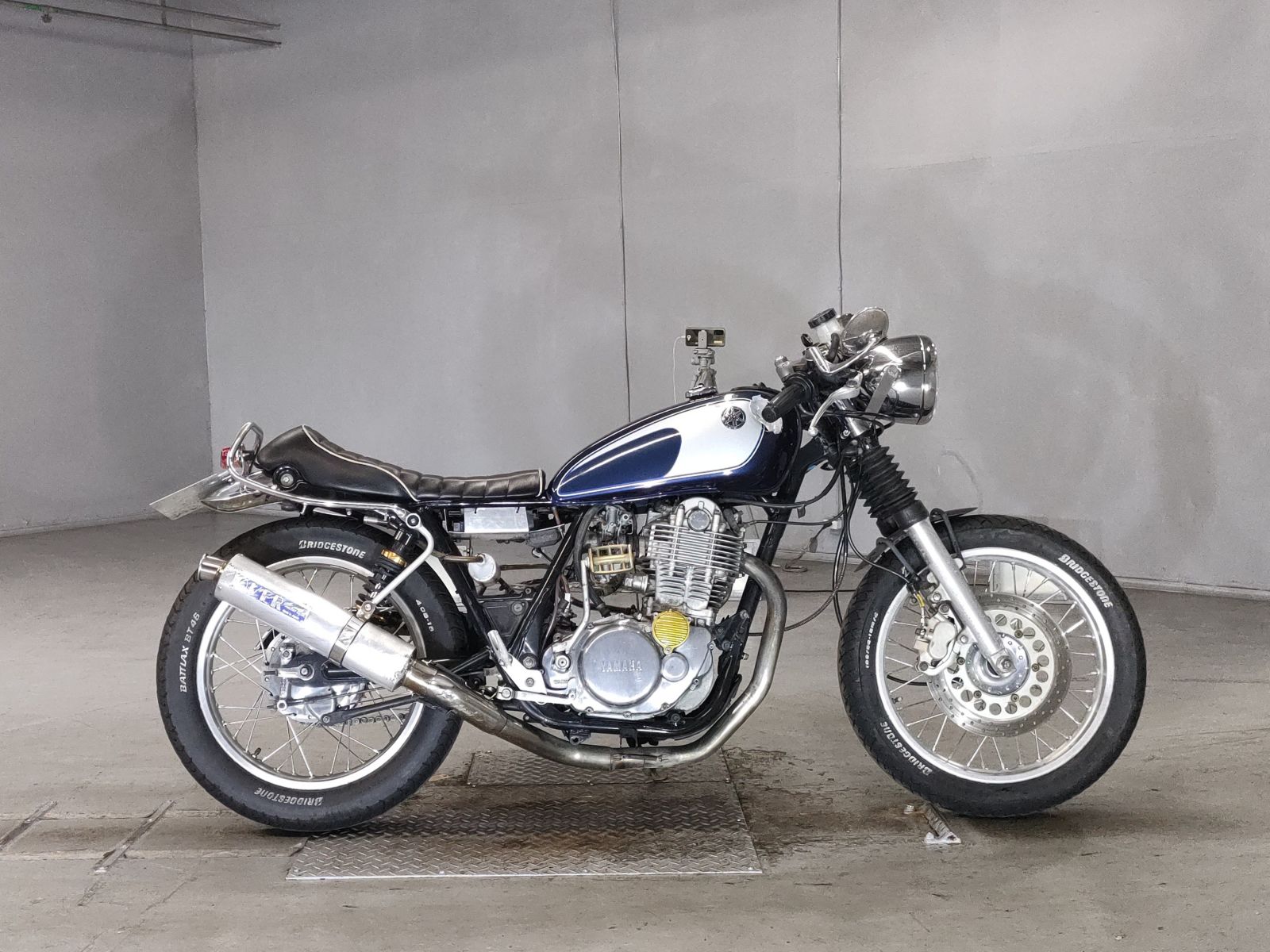 Yamaha SR400 2003