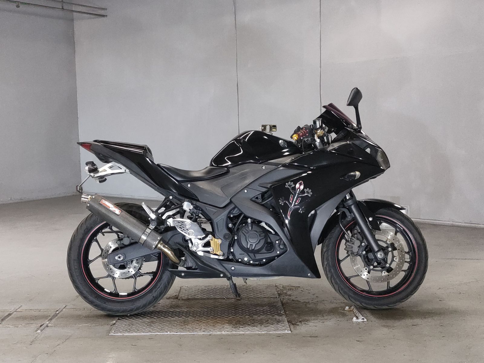 Yamaha YZF-R25 2015