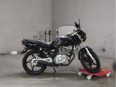 Suzuki EN125 2016