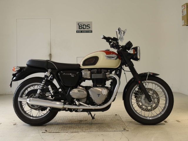 Triumph BONNEVILLE T100 2021