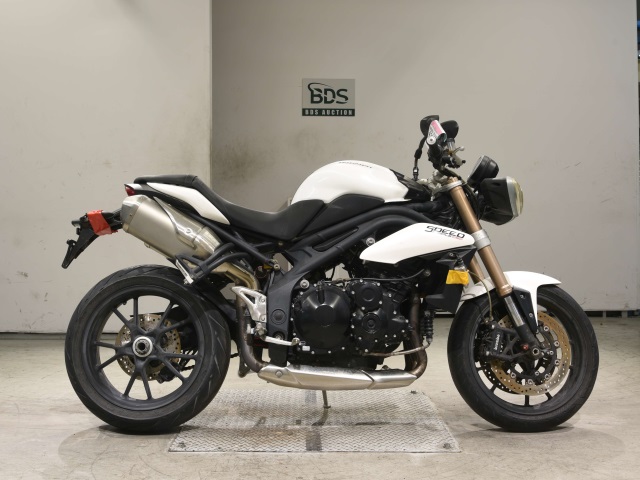 Triumph SPEED TRIPLE 2011