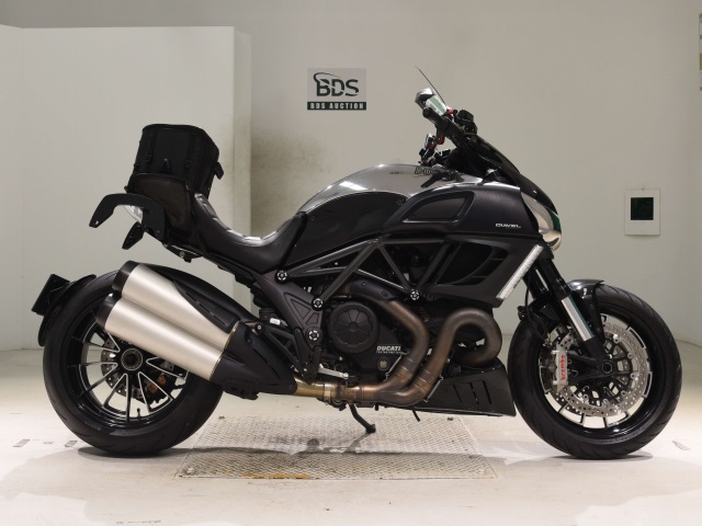 Ducati DIAVEL 2012
