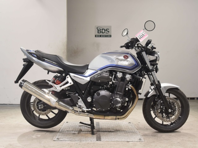 Honda CB1300SF 2024