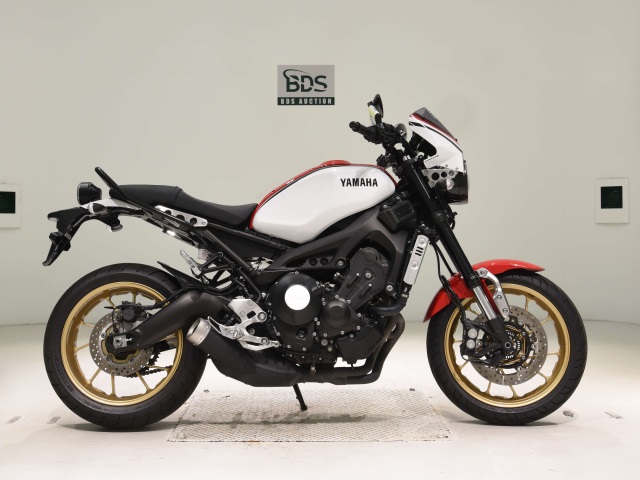 Yamaha XSR900 2021