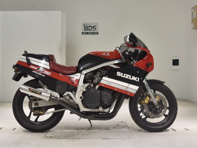 Suzuki GSX-R750 1985