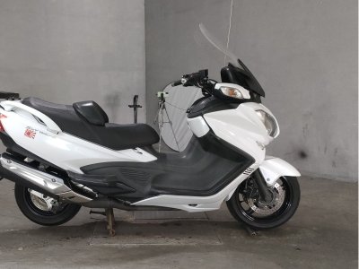 Suzuki SKYWAVE 650