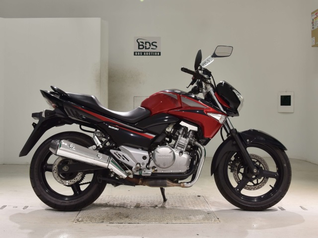 Suzuki GSR250