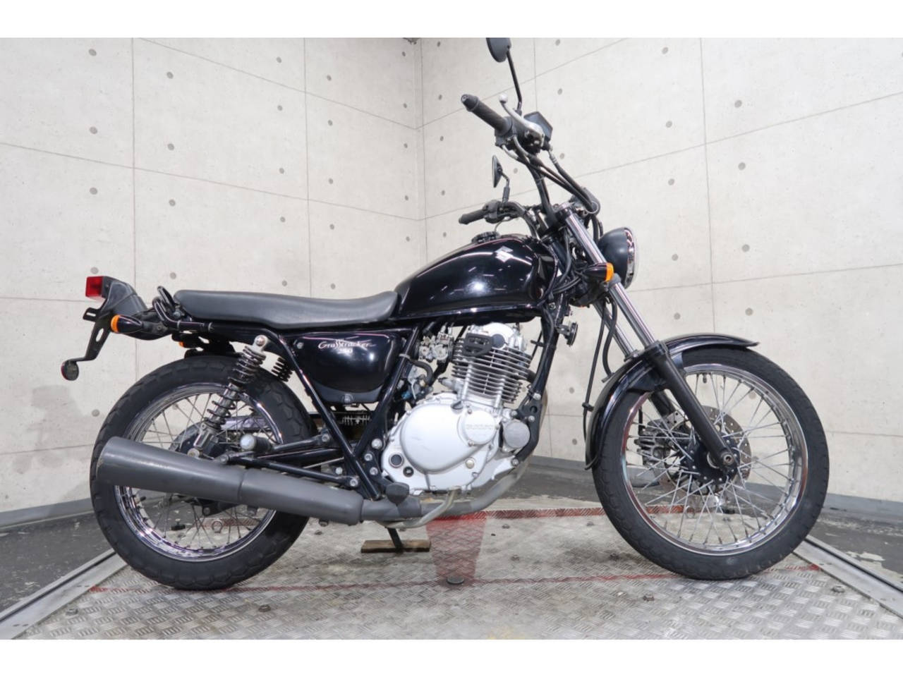 Suzuki GRASSTRACKER BIGBOY 2012