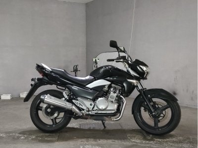 Suzuki GSR250