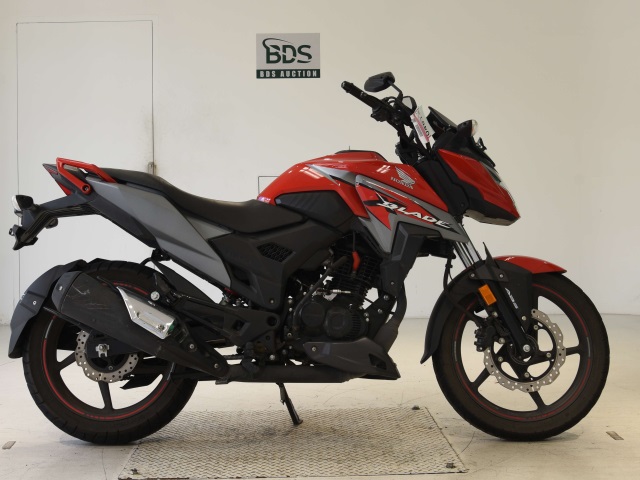 Honda X-BLADE 2022