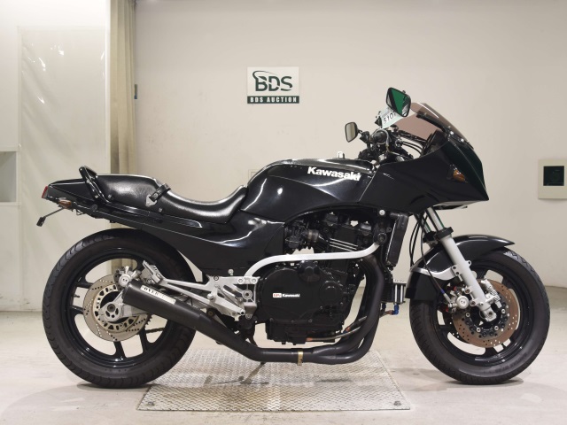 Kawasaki GPZ900R 1988