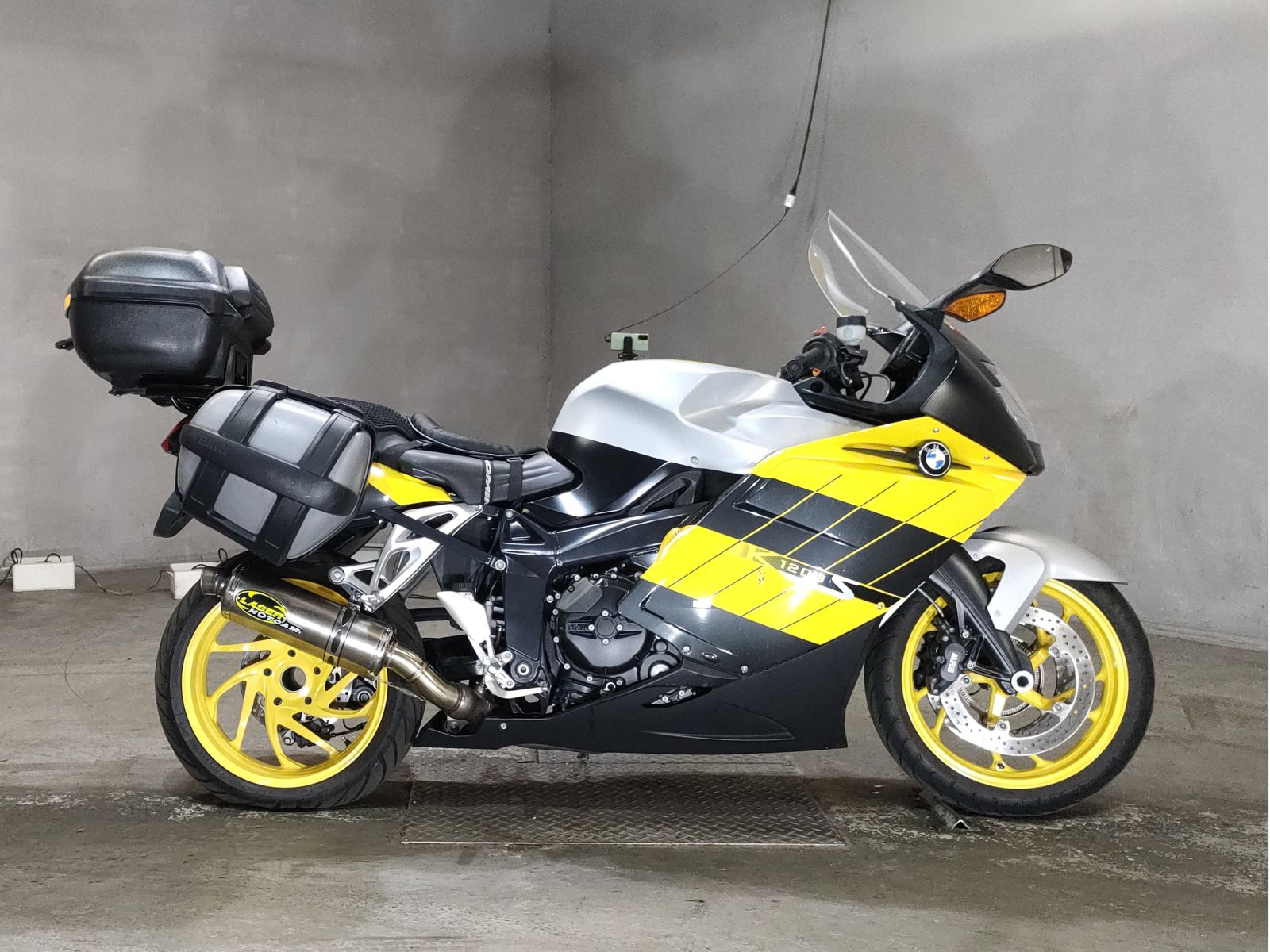 BMW K1200S 2005