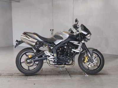 Triumph STREET TRIPLE R 2010
