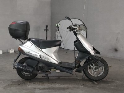 Suzuki ADDRESS V100