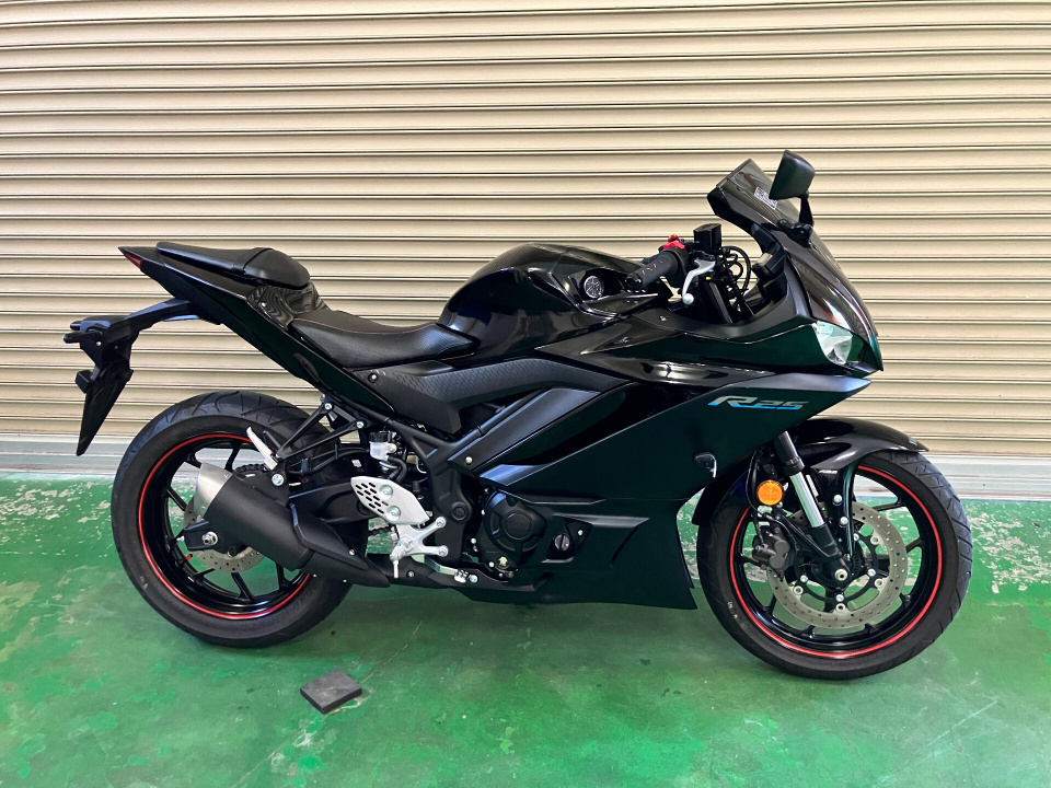 Yamaha YZF-R25 2023