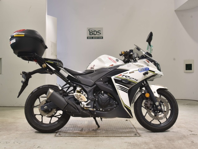 Yamaha YZF-R25 2017