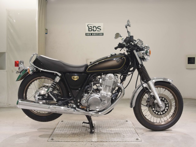 Yamaha SR400 2021