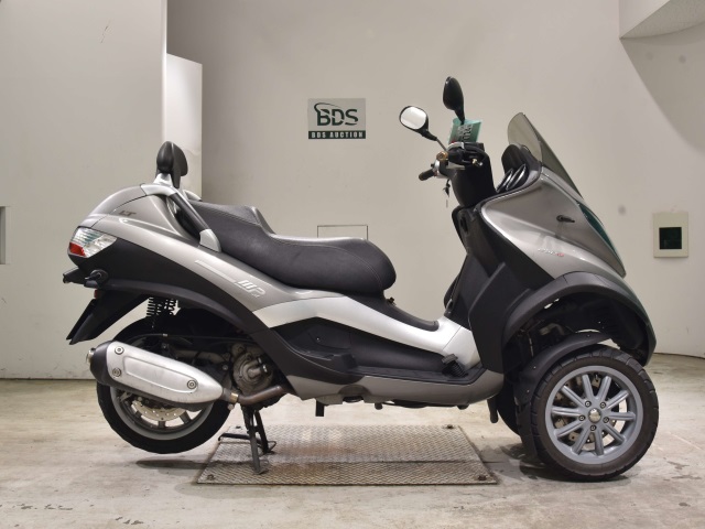 Piaggio MP3 250