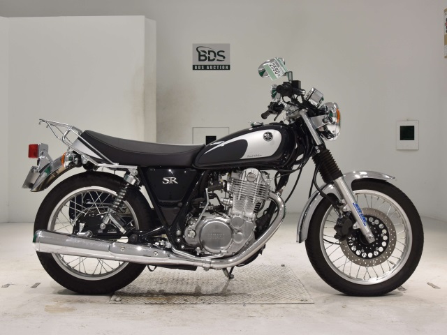 Yamaha SR400 2021