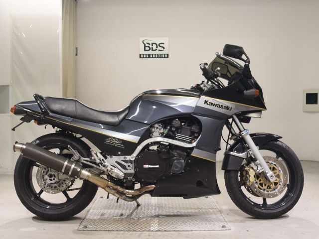 Kawasaki GPZ900R 1993