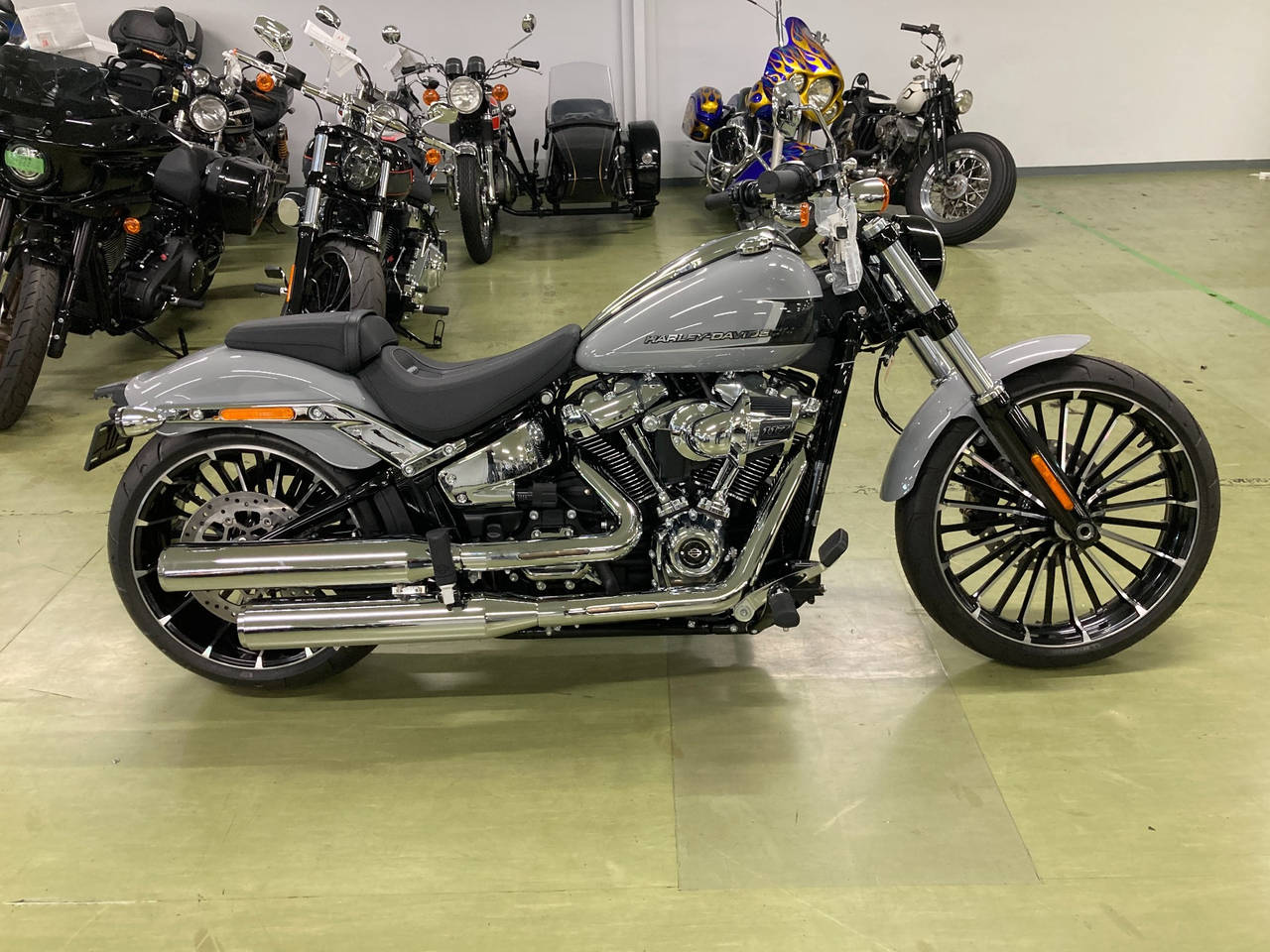 HD FXBR BREAKOUT117 2024
